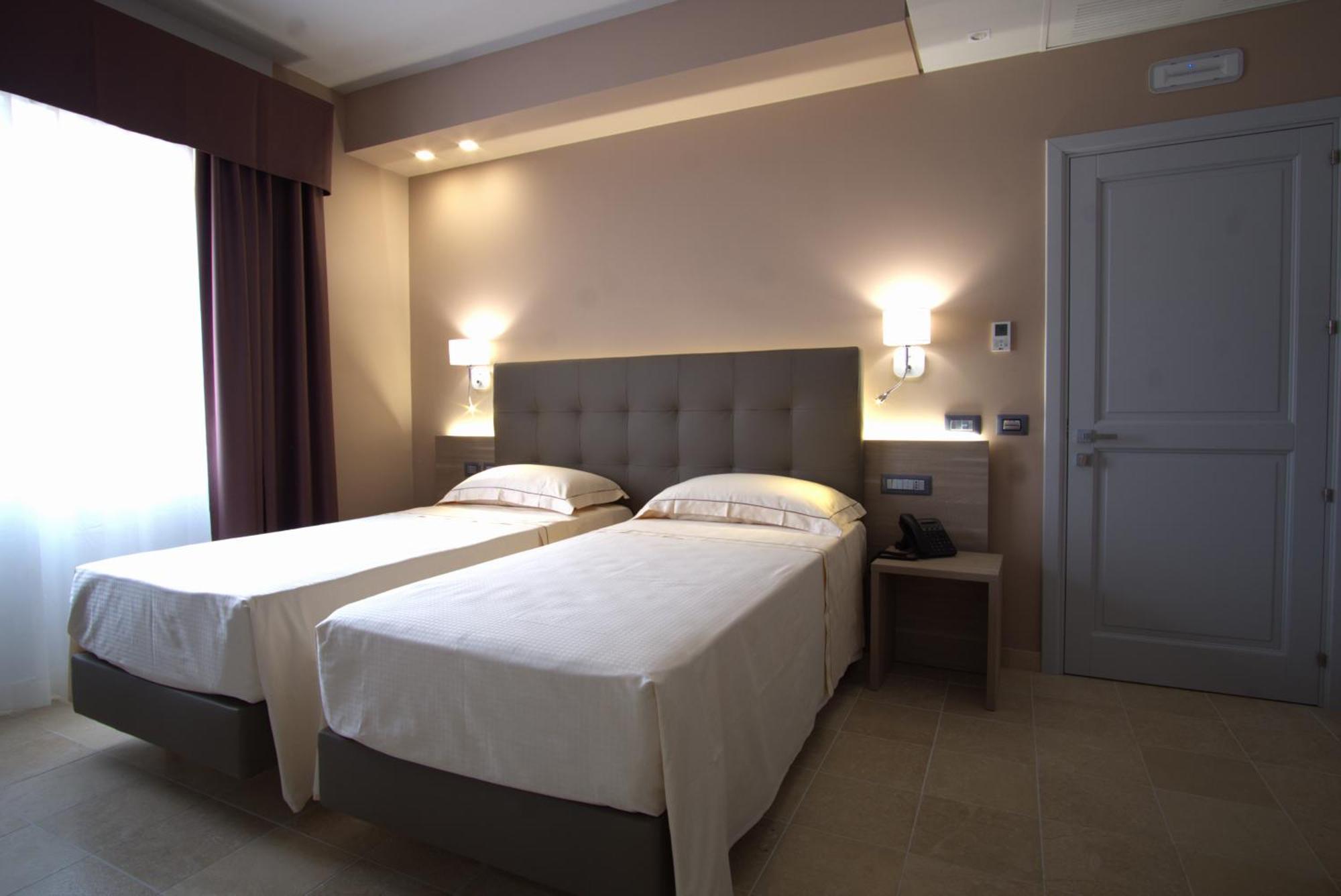 Netum Hotel Noto Buitenkant foto
